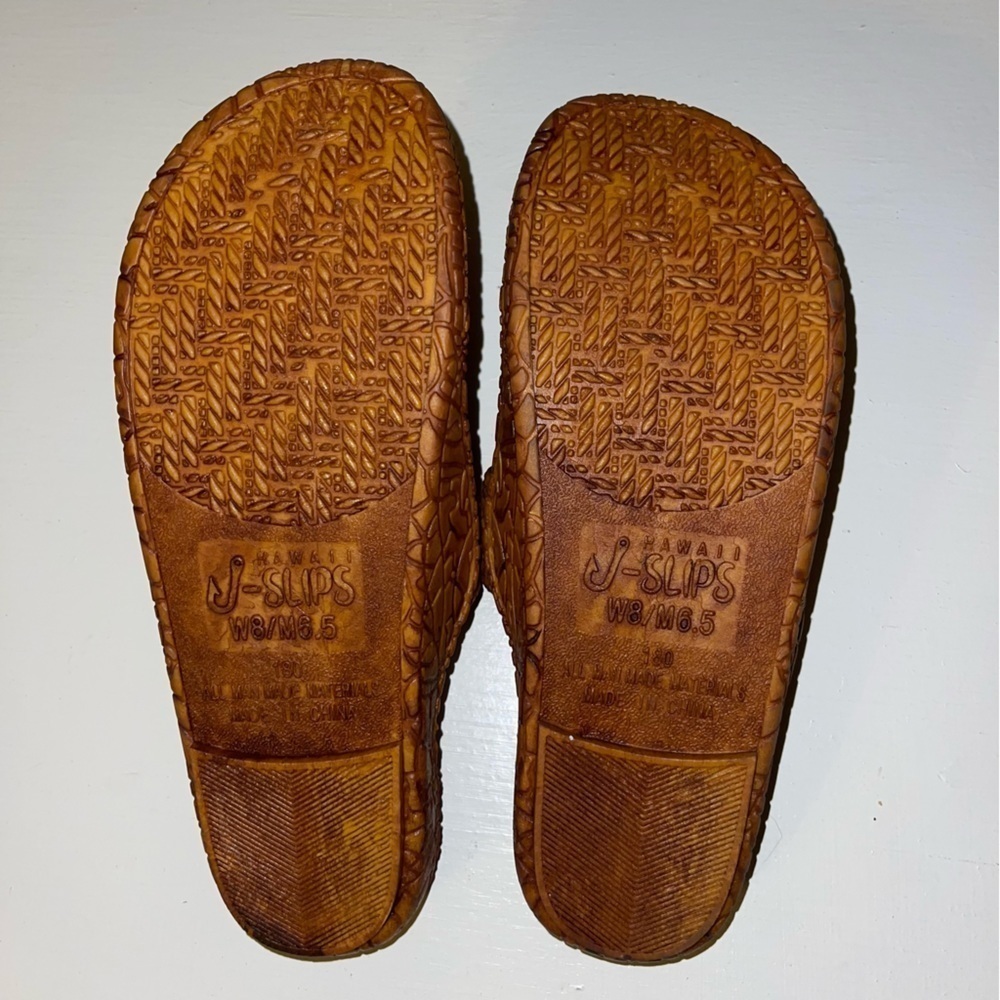Sandals NWOT - Picture 3 of 4